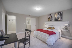 STUNNING NEW 3BD HOME, FIBER INTERNET FREE PARKING